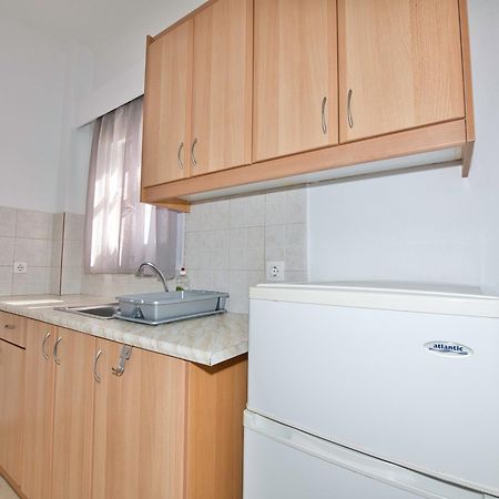 Ira Apartments Kamári Buitenkant foto