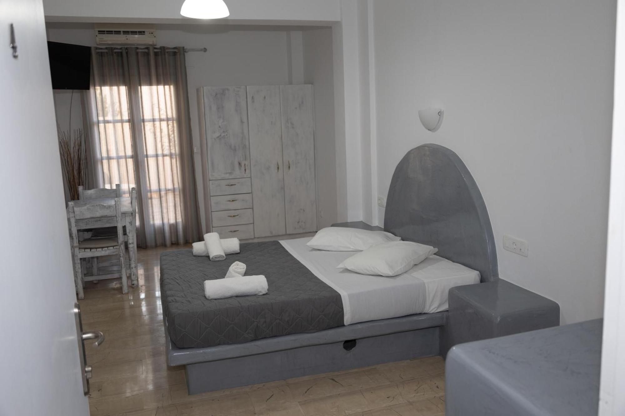 Ira Apartments Kamári Buitenkant foto