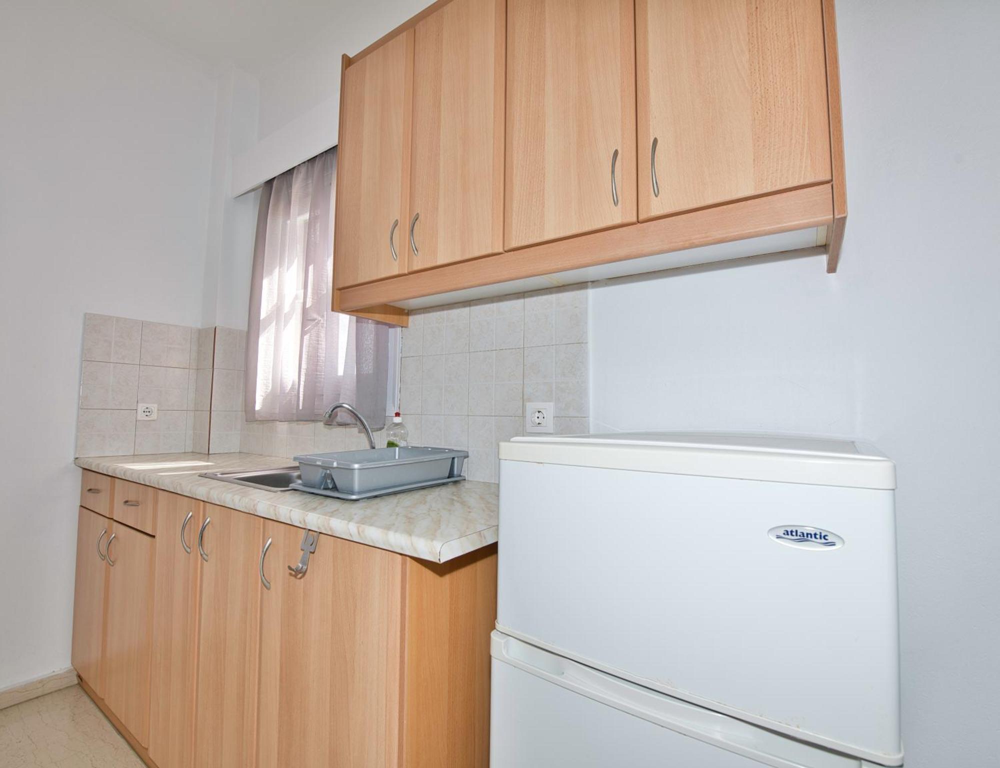 Ira Apartments Kamári Buitenkant foto