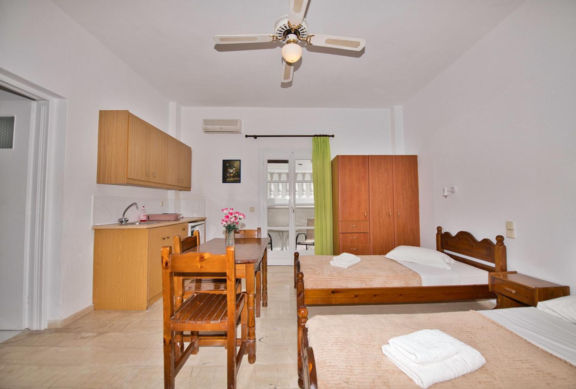 Ira Apartments Kamári Buitenkant foto